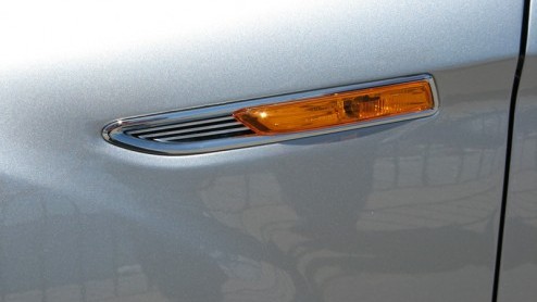 Hij is naaste familie van de huidige auto van het jaar, de S-Max, maar ook van de Volvo S80. En dat is in positieve zin te merken aan de nieuwe Ford Mondeo.