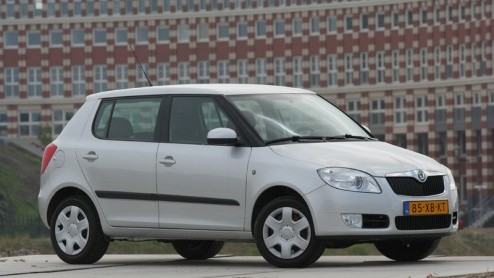 Dat Skodas tegenwoordig nauw verwant zijn aan Volkswagen-modellen is allang geen geheim meer. Het is trouwens maar goed ook dat ze dat zijn, want in die ouwe meuk van vroeger zou nu niemand meer wi