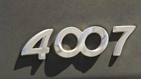De Peugeot 4007 is het derde broertje van de SUV-familie waarvoor Mitsubishi een generatie geleden al het initiatief nam. De belangrijkste vraag is natuurlijk wat de Peugeot 4007 nog te bieden heeft n