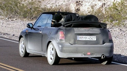 Mini maakt haast met de completering van het gamma. Na de Clubman staat de cabriolet op het programma, die in het voorjaar van 2008 op de markt zal komen. Nabij het Amerikaanse hoofdkwartier werd dit 