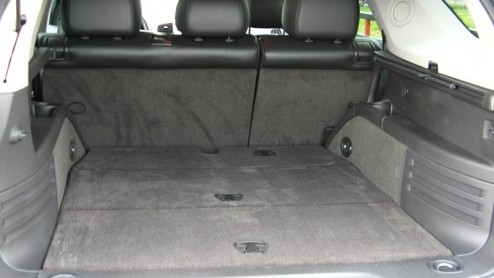 Bluf-SUV is de weinig vleiende benaming voor een SUV zonder vierwielaandrijving. Daarbij wordt vaak vergeten dat de gemiddelde SUV ook mt vierwielaandrijving niet ver komt in het terrein. En als zon
