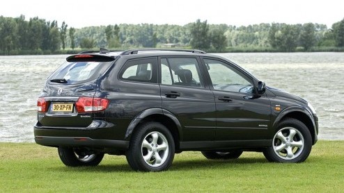 Het Koreaanse merk SsangYong is vooral bekend als 4x4 specialist en de daarbij horende kleine aantallen verkochte autos. Maar dat gaat de komende jaren ingrijpend veranderen en daar is de facelift va
