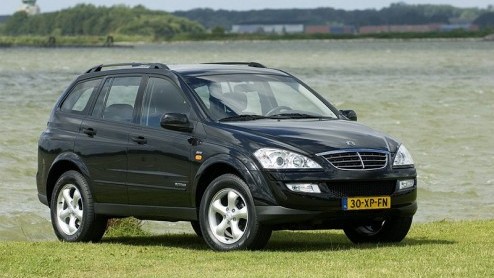 Het Koreaanse merk SsangYong is vooral bekend als 4x4 specialist en de daarbij horende kleine aantallen verkochte autos. Maar dat gaat de komende jaren ingrijpend veranderen en daar is de facelift va