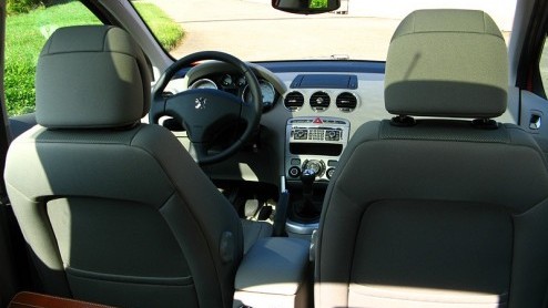 Peugeot wisselt bij de middenklasse van eindcijfer, want de 307 wordt opgevolgd door de 308. Maar een ingrijpend andere benadering is de nieuwkomer niet, wel een doordachte evolutie van de 307.