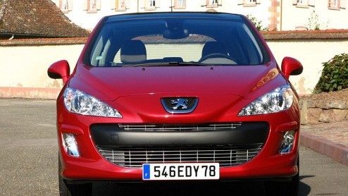 Peugeot wisselt bij de middenklasse van eindcijfer, want de 307 wordt opgevolgd door de 308. Maar een ingrijpend andere benadering is de nieuwkomer niet, wel een doordachte evolutie van de 307.