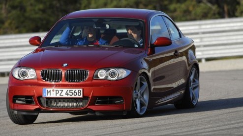 BMW maakt ernst met de uitbreiding van de 1-serie. Na de komst van de driedeurs hatchback eerder dit jaar, is het nu tijd voor een tweedeurs coup en ook een cabriolet is al aangekondigd. Nieuwe, zuin