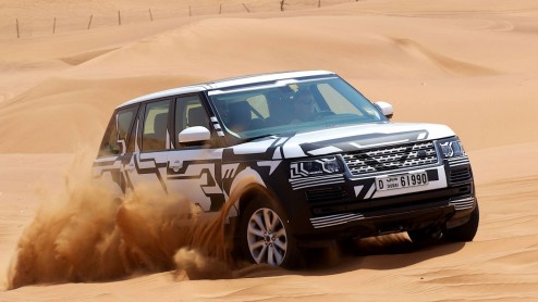 Jaguar Land Rover opent nieuwe testcentrum in Dubai.