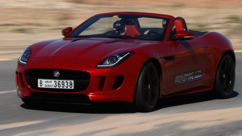 Jaguar Land Rover opent nieuwe testcentrum in Dubai.