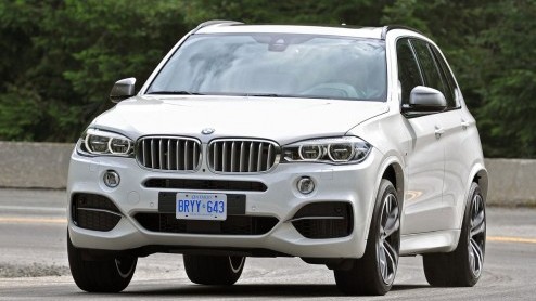 Ook van de nieuwe BMW X5 komt weer een M50d-versie. Sterker nog, het topmodel arriveert tegelijk met de nieuwe X5 op 16 november in ons land. Een prijs is nog niet bekend.