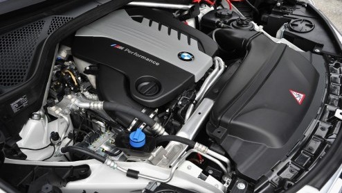 Ook van de nieuwe BMW X5 komt weer een M50d-versie. Sterker nog, het topmodel arriveert tegelijk met de nieuwe X5 op 16 november in ons land. Een prijs is nog niet bekend.