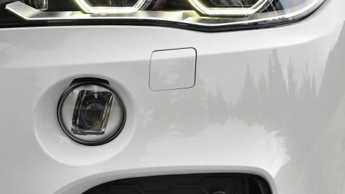 Ook van de nieuwe BMW X5 komt weer een M50d-versie. Sterker nog, het topmodel arriveert tegelijk met de nieuwe X5 op 16 november in ons land. Een prijs is nog niet bekend.