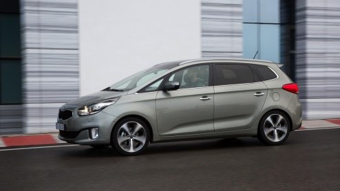 Autotest nieuwe Kia Carens, een MPV met standaard zevenzitplaatsen en verrassend goed rijgedrag.