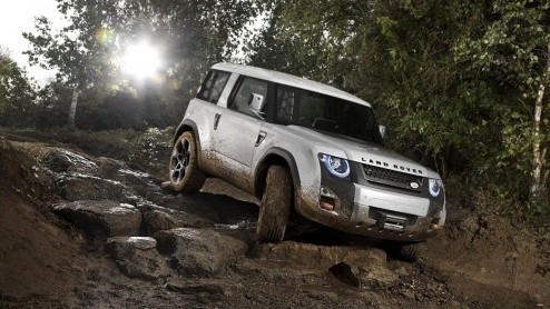 De nieuwe Land Rover Defender zou in 2015 het huidige model gaan aflossen, maar dat lijkt de fabrikant niet te gaan redden.