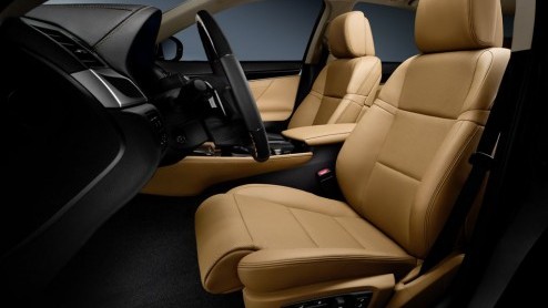 Nu is hij officieel; de nieuwe Lexus GS. Op Pebble Beach Concours dElegance in Californi is de nieuwe sedan als GS 350 onthuld. Deze is vrijwel identiek aan de hybrideversie die voor ons land geplan