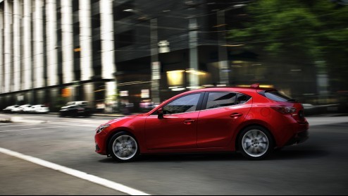 Mazda heeft de nieuwe Mazda3 onthuld. Ontwikkeld volgens SkyActiv-filosofie. Vanaf oktober bij dealer. Prijzen nog niet bekend.