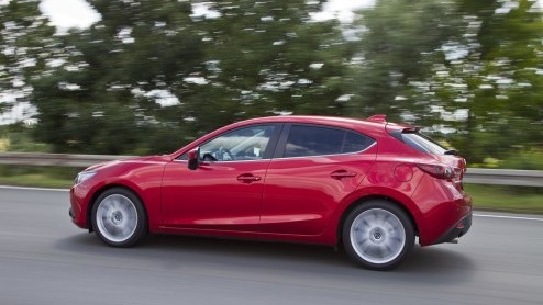 Nieuwe Mazda3 rijdt van zijn roots naar de IAA Frankfurt in Mazda Route3  Hiroshima to Frankfurt Challenger Tour 2013 .