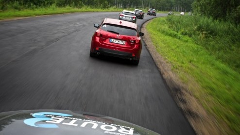 Nieuwe Mazda3 rijdt van zijn roots naar de IAA Frankfurt in Mazda Route3  Hiroshima to Frankfurt Challenger Tour 2013 .