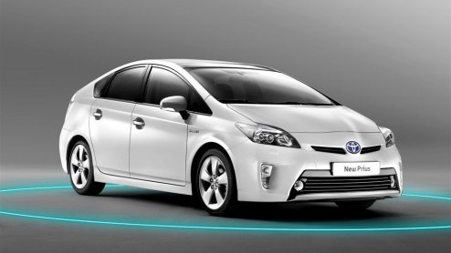 De nieuwe Toyota Prius wordt in maart 2012 in ons land verwacht. Hij is rijker uitgerust, stuurt strakker en de neus is dynamischer vormgegeven. Daarnaast is de nieuwe Prius tot 1.200 euro scherper ge