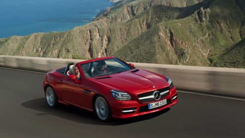 Mercedes-Benz komt met nieuwe uitrustingsmogelijkheden voor de roadsters SL en SLK.