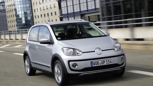 Volkswagen cross up is nu te bestellen bij de dealer maar staat vanaf november in de showroom. Prijzen beginnen bij 14.260 euro.