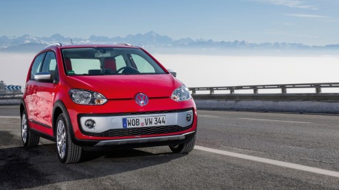 Volkswagen cross up is nu te bestellen bij de dealer maar staat vanaf november in de showroom. Prijzen beginnen bij 14.260 euro.