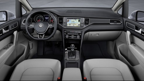 Volkswagen Golf Sportsvan als studiemodel naar IAA. Opvolger Golf Plus met verschuifbare achterbank en nieuwe veiligheidssystemen.