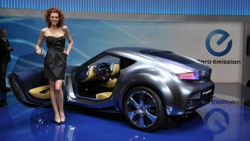 De Autosalon van Genve heeft vandaag zijn deuren voor het grote publiek geopend. AutoVandaag.nl is alvast even een kijkje gaan nemen en we hebben diverse primeurs, bijzondere studiemodellen en aankom