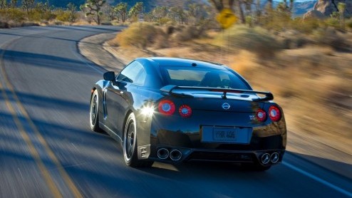 Volgens het doorgaans welingelichte Auto Express wordt de Nissan GT-R Nismo een waar acceleratiekanon. De sprint van 0-60 mph (96 km/u) zou slechts 2 seconden in beslag nemen.