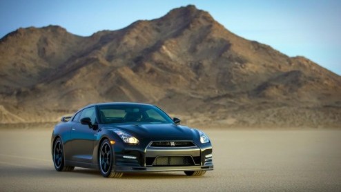 Volgens het doorgaans welingelichte Auto Express wordt de Nissan GT-R Nismo een waar acceleratiekanon. De sprint van 0-60 mph (96 km/u) zou slechts 2 seconden in beslag nemen.