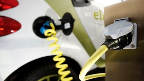 Elektrisch rijden is innovatief, schoner, maar voor velen ook nog een beetje toekomstmuziek. Om deze vorm van duurzame mobiliteit dichterbij te brengen opent komende zomer een belevingscentrum in Rott