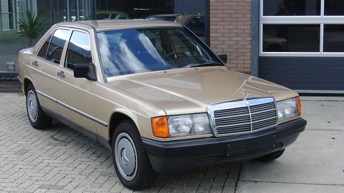 In het eerste halfjaar van 2013 zijn er vanuit Nederland bijna 16% minder gebruikte personenautos geexporteerd. Opvallend is de enorme groei in export van oldtimers.