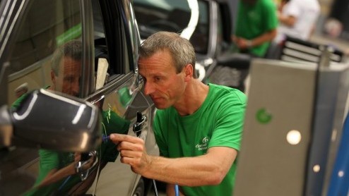 Exclusief voor onze Twitter-volgers en Facebook-vrienden: gratis herstel van maximaal drie parkeerdeukjes in samenwerking met Centraal Beheer Achmea.