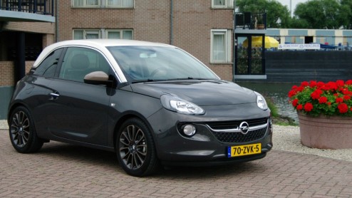 De Opel Adam is nu ook leverbaar met Siri-spraakbesturing. Autotest met de Adam 1.4 Glam voorzien van Intellink met Siri.