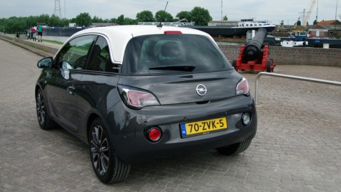 De Opel Adam is nu ook leverbaar met Siri-spraakbesturing. Autotest met de Adam 1.4 Glam voorzien van Intellink met Siri.