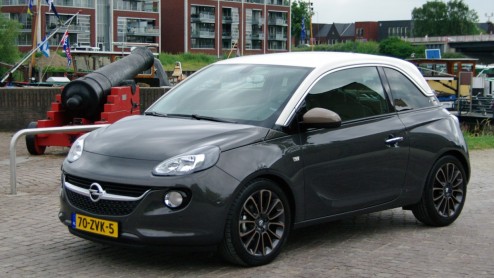 De Opel Adam is nu ook leverbaar met Siri-spraakbesturing. Autotest met de Adam 1.4 Glam voorzien van Intellink met Siri.