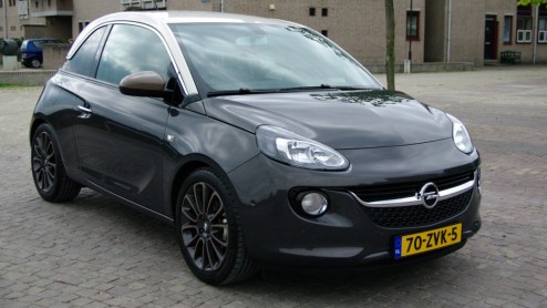 De Opel Adam is nu ook leverbaar met Siri-spraakbesturing. Autotest met de Adam 1.4 Glam voorzien van Intellink met Siri.