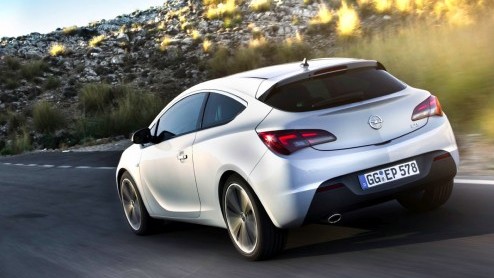 Na de Zafira Tourer en de Cascada hijst Opel de gloednieuwe, direct ingespoten 1.6 SIDI-benzinemotor ook in de Astra GTC. Prijzen beginnen bij 29.545 euro.