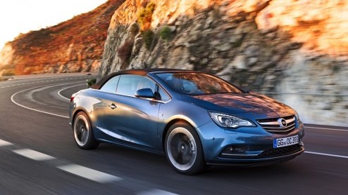 Autotest Opel Cascada, de nieuwe grote en luxe cabriolet van Opel, als opvolger van de Astra TwinTop. Verkrijgbaar met de nieuwe 1.6 SIDI turbomotor.