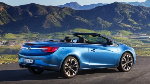 Autotest Opel Cascada, de nieuwe grote en luxe cabriolet van Opel, als opvolger van de Astra TwinTop. Verkrijgbaar met de nieuwe 1.6 SIDI turbomotor.