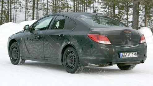 Opel maakt voort met de Opel Insignia. De verwachtingen van de Vectra-opvolger zijn hoog en het model moet de verkopen van het merk aan het einde van dit jaar een flinke duw naar de koppositie geven.