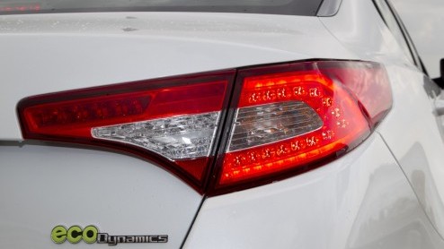 Kia sluit het jaar af met de verwelkoming van de Optima. De splinternieuwe middenklasser komt bij ons  wegens (te) groot succes in Amerika en Azi  voorlopig in n luxe uitvoering op de markt; de 1