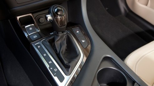 Kia sluit het jaar af met de verwelkoming van de Optima. De splinternieuwe middenklasser komt bij ons  wegens (te) groot succes in Amerika en Azi  voorlopig in n luxe uitvoering op de markt; de 1
