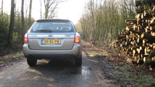 De toepassing van vierwielaandrijving op conventionele modellen zien we steeds meer opduiken in de autowereld. Het verhoogde veiligheidsniveau en praktische nut wordt steeds meer onderschreven. Subaru