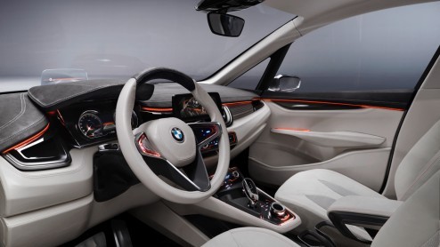 De BMW Concept Active Tourer, een studiemodel naar de 1 Serie GT, wordt eerst ook nog in een Outdoor-versie gepresenteerd, voordat BMW de productieversie wereldkundig maakt.