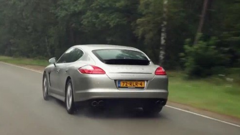 Kort geleden reden we met de Porsche Panamera S Hybrid. Deze eerste Porsche met A-label is in de rij-impressie deze week uitvoerig beschreven, maar omdat de camera meedraaide hebben we de Gran Turismo
