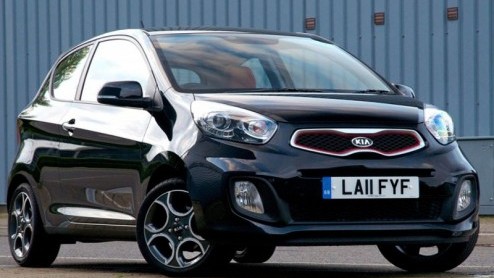 In navolging van de 5-deursversie is sinds deze maand ook de 3-deursuitvoering van de nieuwe Kia Picanto in Nederland leverbaar. Deze is net zo zuinig maar heeft een eigen sportievere styling.