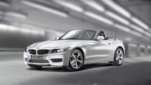 BMW begint met de verdere uitrol van de nieuwe viercilinder turbomotor die debuteerde in de X1. Het staaltje downsizing is zojuist op de New York Motor Show ook voor de Z4 aangekondigd onder de naam s