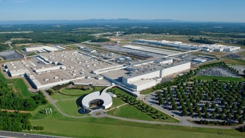 De BMW Group blijft investeren om te kunnen groeien. Het concern breidt haar fabriek uit in de V.S met een investering van 900 miljoen dollar. Die beslissing schept letterlijk ruimte voor de BMW X4, w
