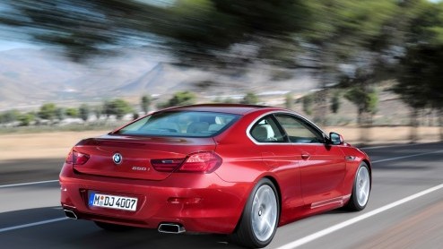 De BMW 6 Serie is compleet! Na de introductie van de Zes als Cabriolet is nu de 6 Serie Coupe een feit. Het topmodel met vast dak oogt en is nog sportiever dan zijn voorganger, maar nog altijd een lux