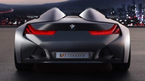 BMW toont in Genve opzienbarend nieuws. Zo staat de BMW Vision ConnectedDrive in de spotlights, een integraalauto waarbij 'de bestuurder controle heeft over de auto als een spin over zijn web' door